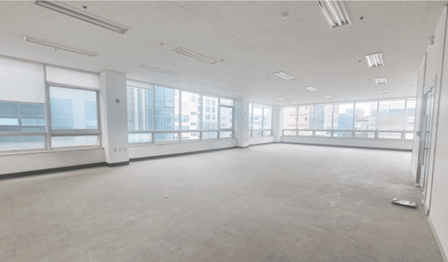 시청역 1번출구 창고